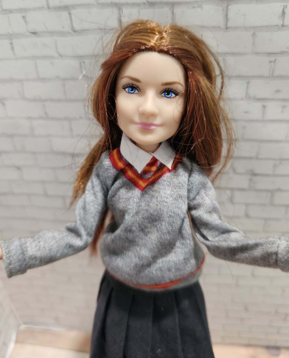 2018 Mattel Harry Potter Ginny Weasley Doll Gryffindor Robe Hogwarts FYM53